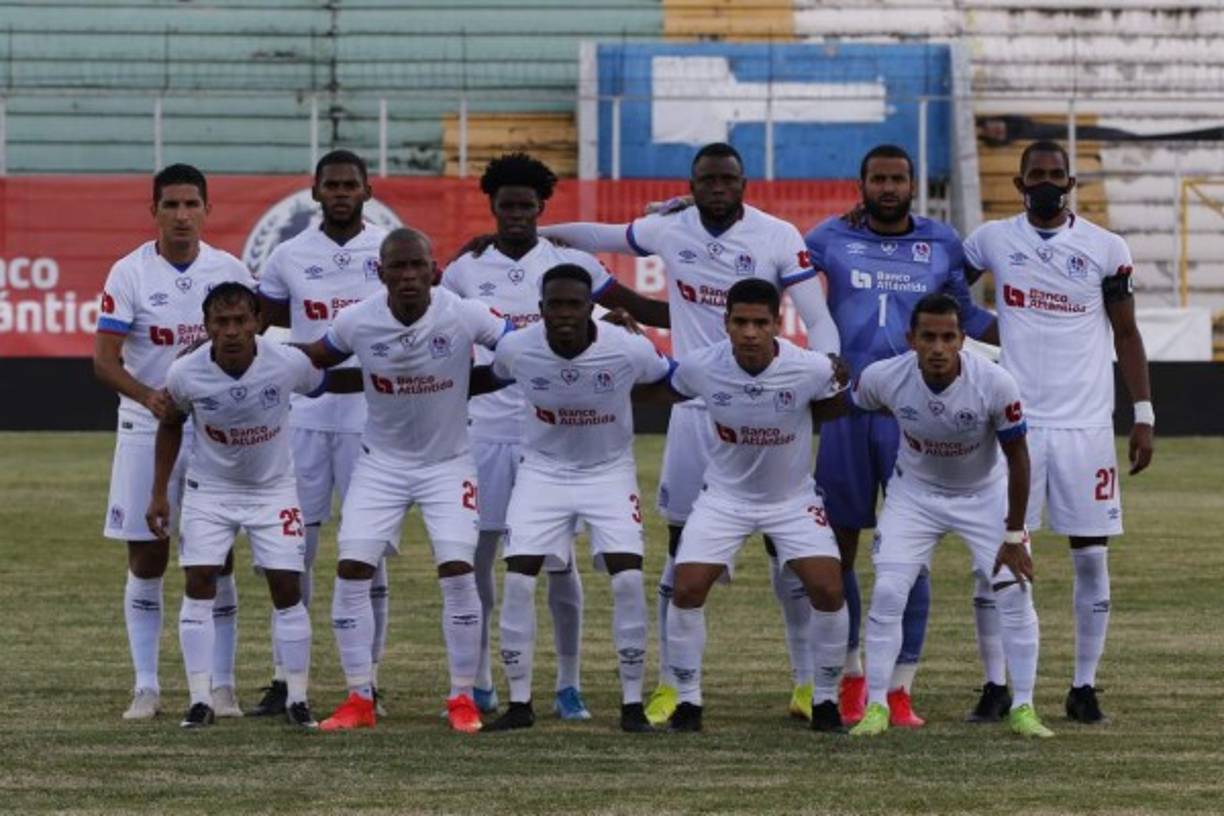 Olimpia no tuvo piedad y aplastó 5-0 a la Real Sociedad con goles de Marvin Bernárdez, Maylor Núñez, Edwin Rodríguez, Jerry Bengtson y Elvin Casildo. Este fue el 11 titular que mandó a la cancha Pedro Troglio.
