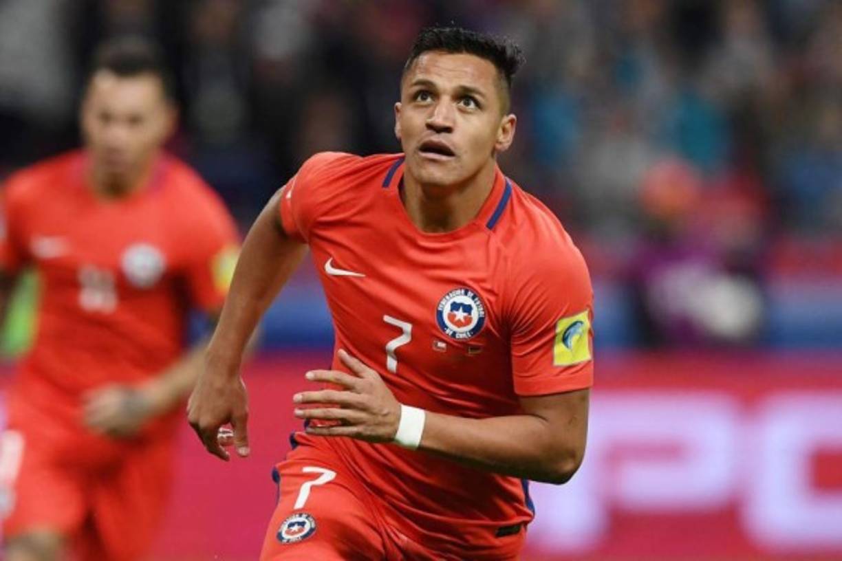 Tras convertirse en el máximo goleador de Chile con 38 anotaciones, el futuro del delantero Alexis Sánchez estaría fuera del Arsenal. Rumores apuntan a que el Bayern Múnich lo quiere.