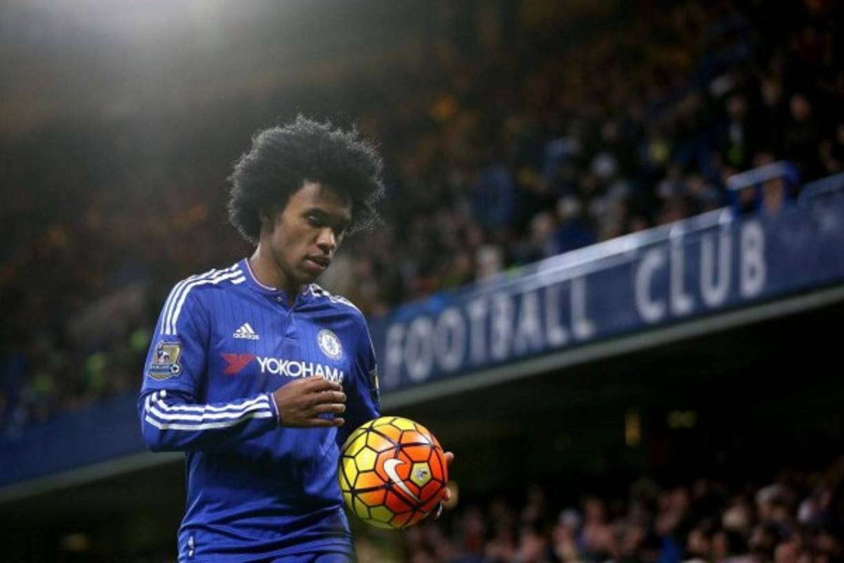 Willian: El fútbol chino habría tratado de seducir al brasileño, según informa el 'Daily Star'. El extermo brasileño, que esta temporada ha jugado 39 partidos con el Chelsea y llegando a anotar 12 goles, habría rechazado una oferta millonaria de China.