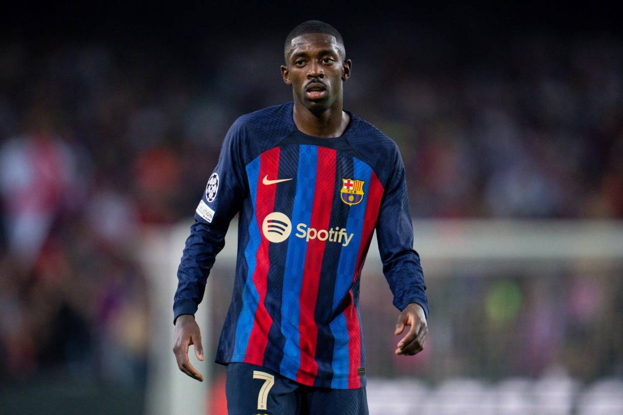 Ousmane Dembélé - El extremo francés es uno de los principales objetivos del Manchester United para la próxima temporada. El talentoso futbolista, de 26 años, finaliza su contrato con el FC Barcelona en el verano de 2024 y cuenta con una cláusula de rescisión establecida en 50 millones de euros. El conjunto inglés está dispuesto a desembolsar dicha cantidad para asegurarse el fichaje antes de que el Barcelona logre renovar su contrato.