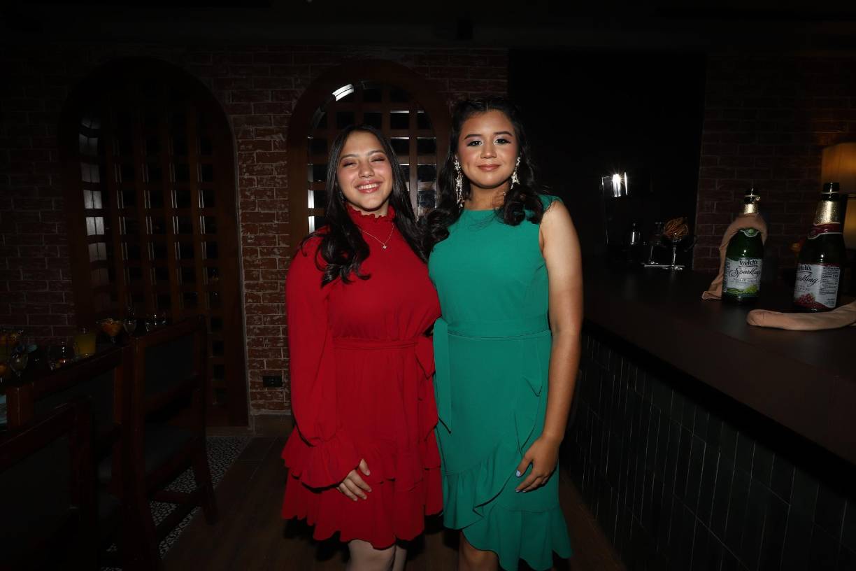 Mía Pérez y Monserrat Escobar