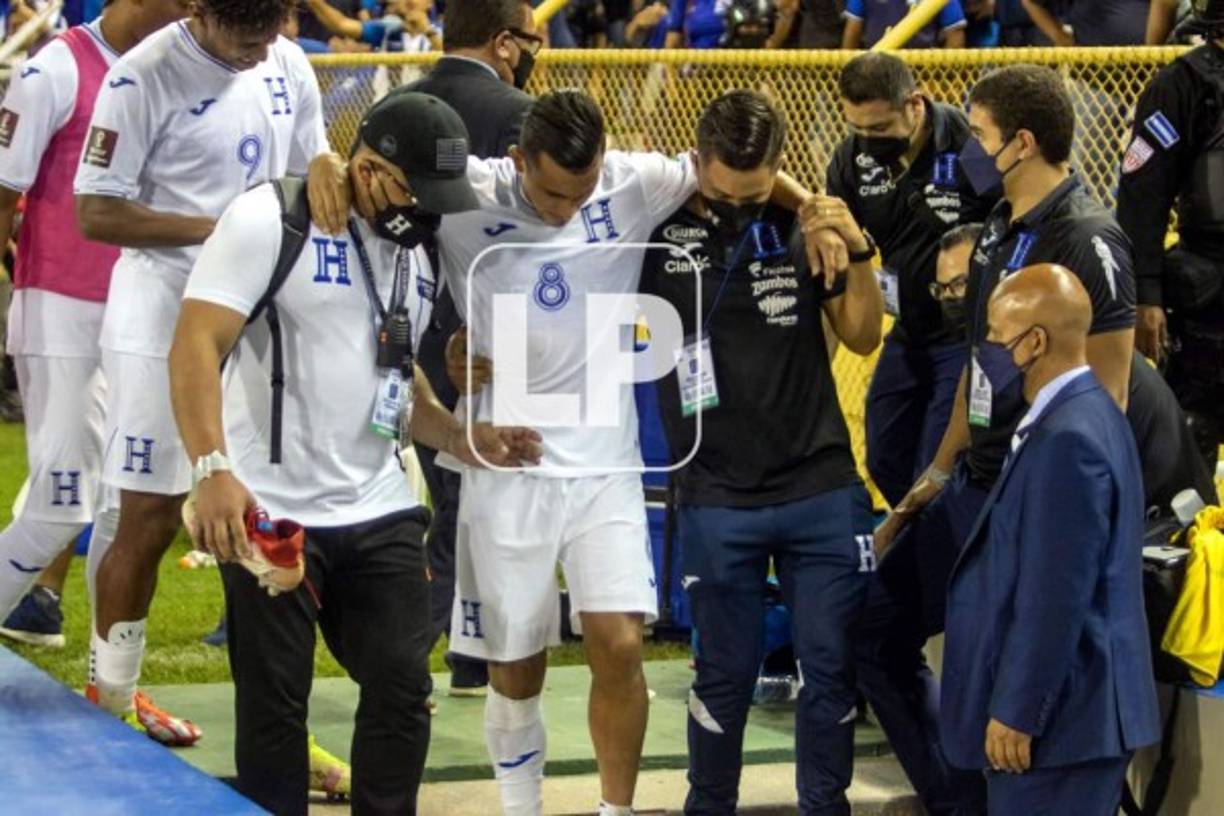 Así salió del estadio Edwin Rodríguez. Preocupante imagen.