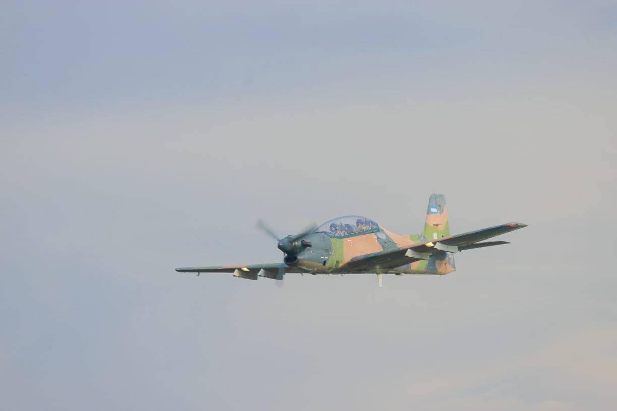 El show aéreo busca recaudar L1 millón para el hospital Mario Catarino Rivas. 