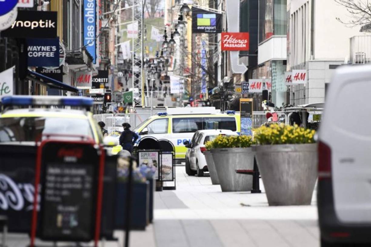 uecia sólo había sufrido un atentado hasta la fecha, en diciembre de 2010, cuando un kamikaze se hizo explotar en la misma calle peatonal de Estocolmo dejando heridos leves.