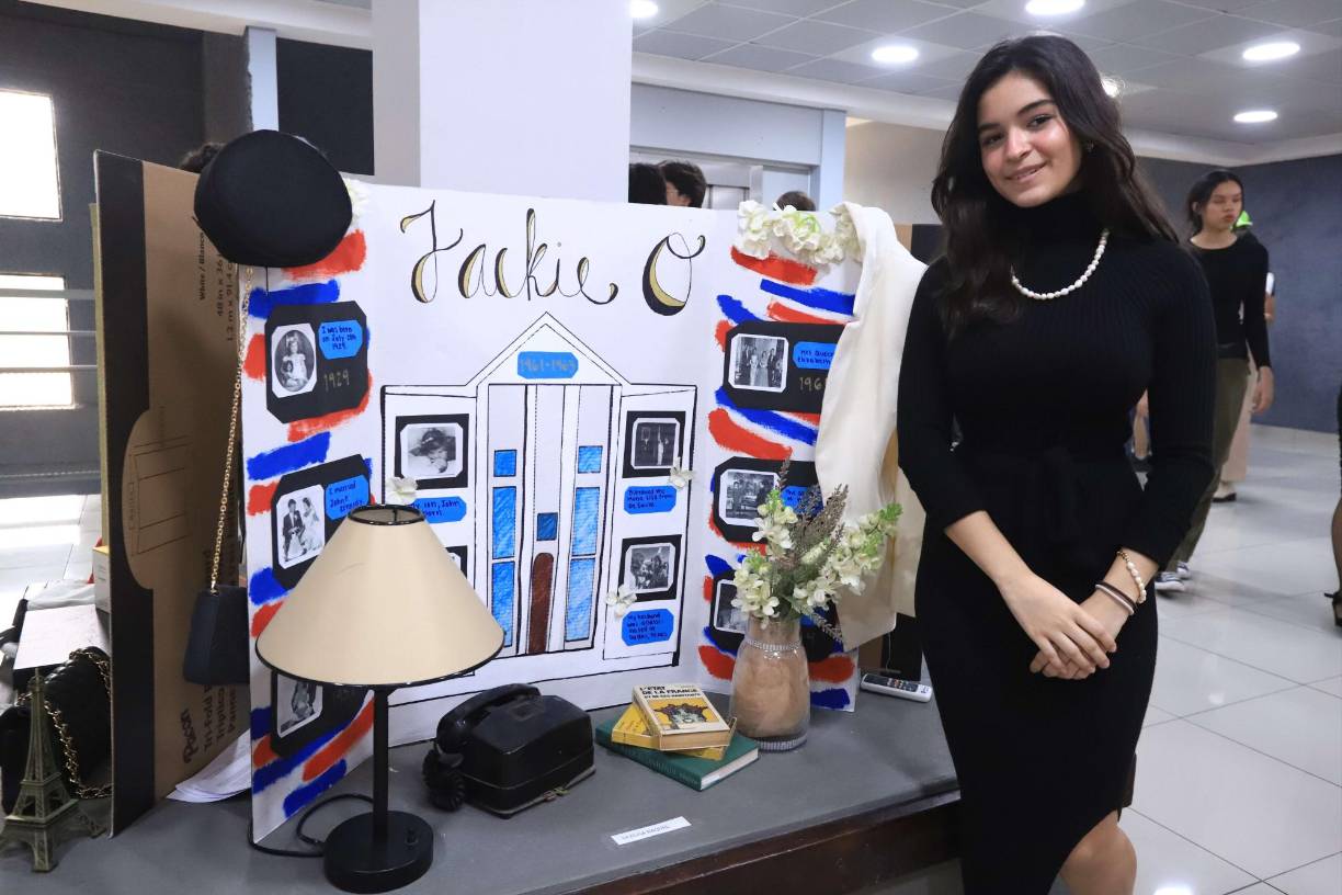 Elisa Mayorga representó a Jackie Lee Kennedy, ex primera dama de los EUA. 