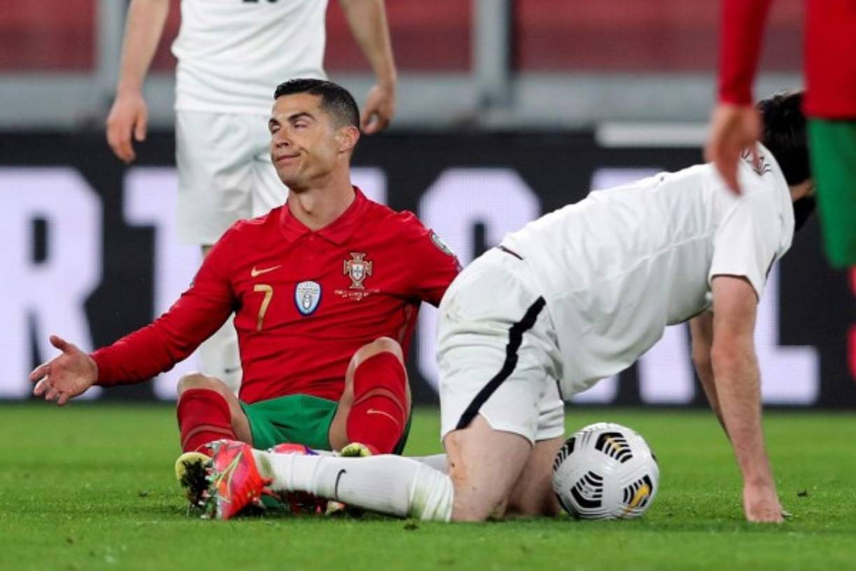 El encuentro se disputó en la ciudad italiana de Turín como consecuencia de las restricciones sanitarias por la pandemia del covid. Cristiano no pudo marcar en la casa de la Juventus con la selección de Portugal. Foto EF.E<br/><br/>