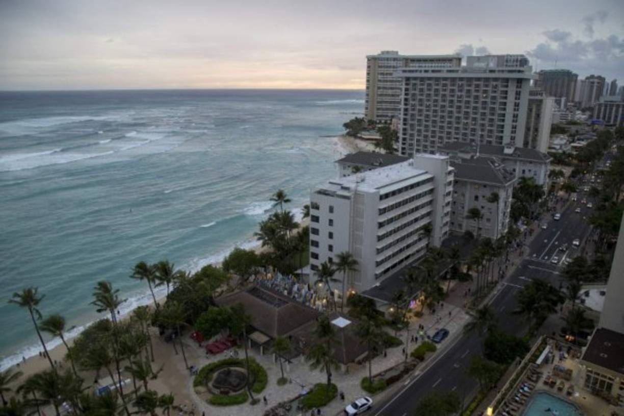 Los efectos de Lane se dejaron sentir con fuertes vientos que golpearon a la isla Maui y la isla Oahu, donde se encuentra Honolulú.