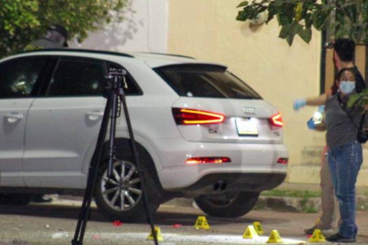 ¡La confundieron! Acribillan a Fernanda Villalobos en su carro