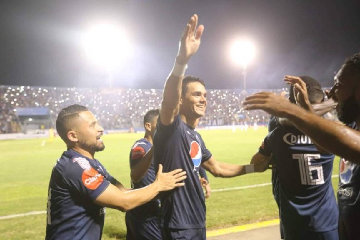 La celebración del gol de Roberto Moreira.