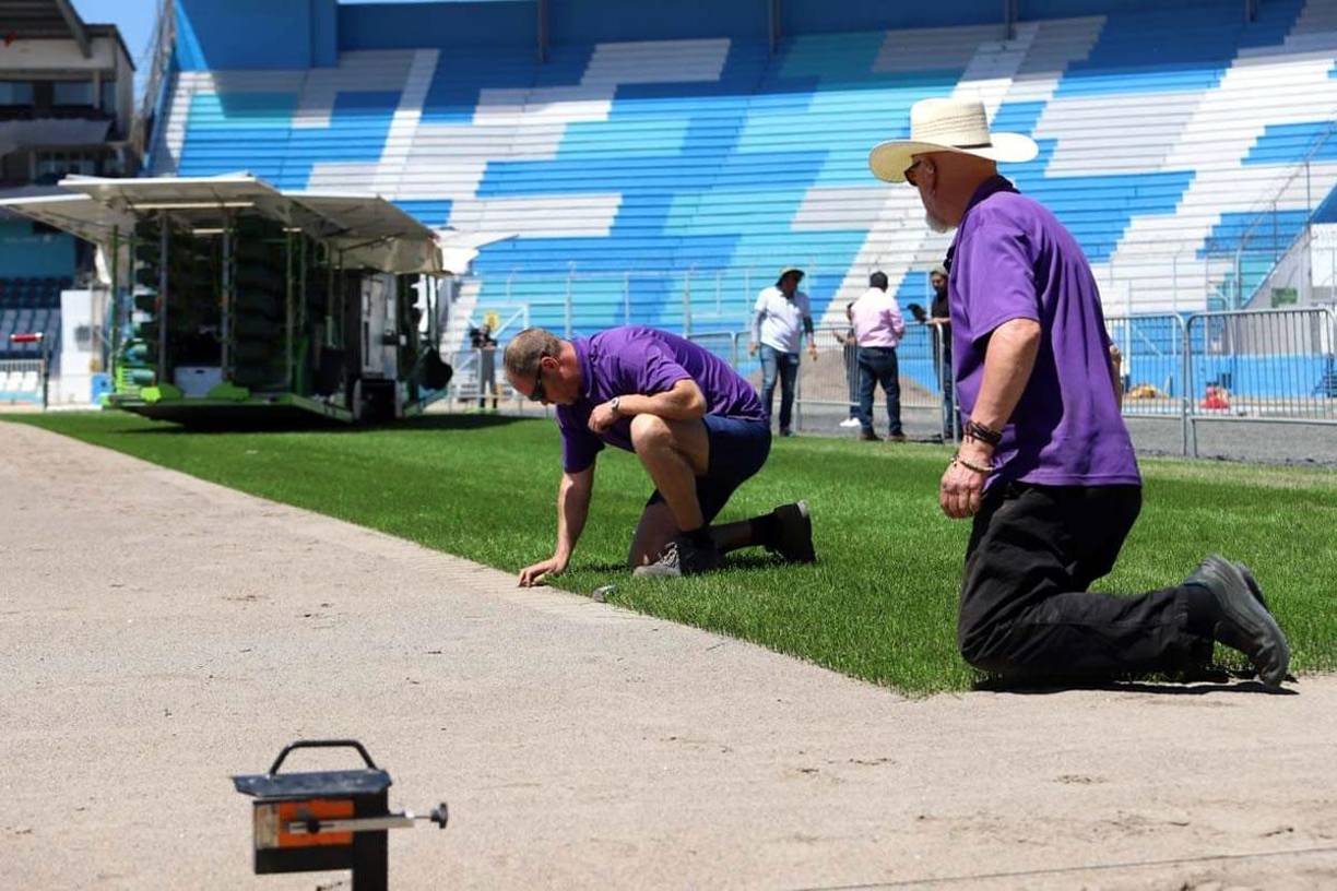 La vida útil de la nueva grama es de 10 a 15 años, pero Enio Cubillo, arquitecto encargado de la obra, el costarricense, aclaró que “todo va a depender del manteniento”.