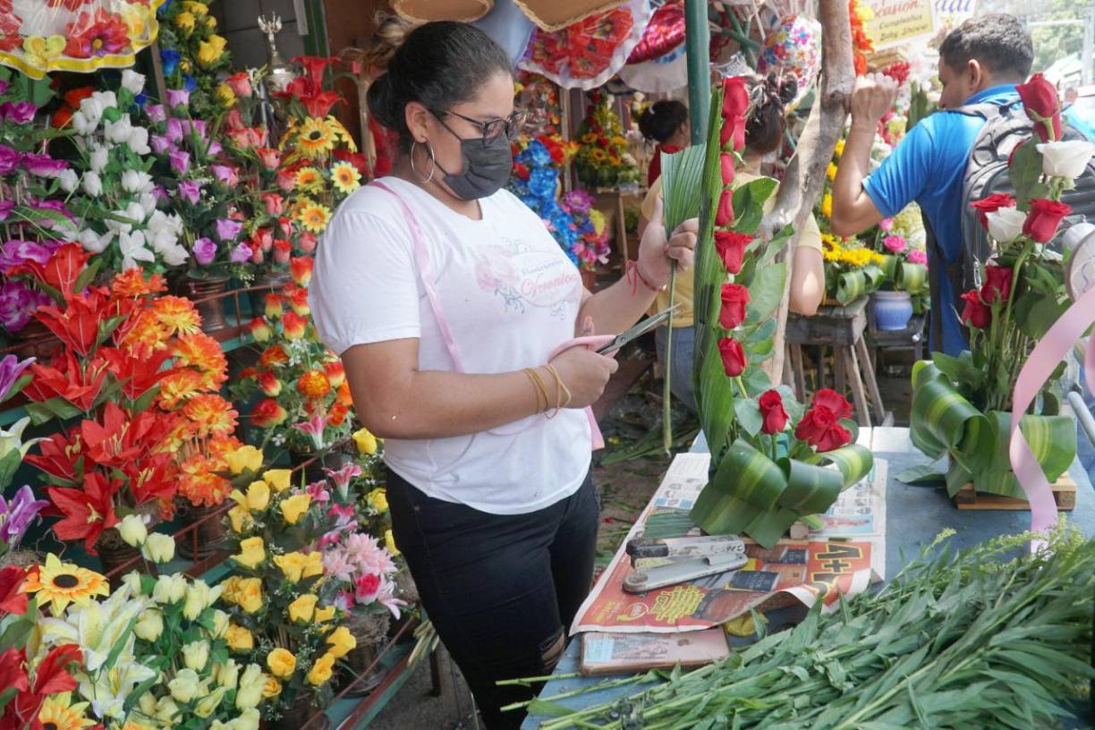 Ambiente previo al Día de la Madre en San Pedro Sula. Fotografía: La Prensa / José Cantarero. 