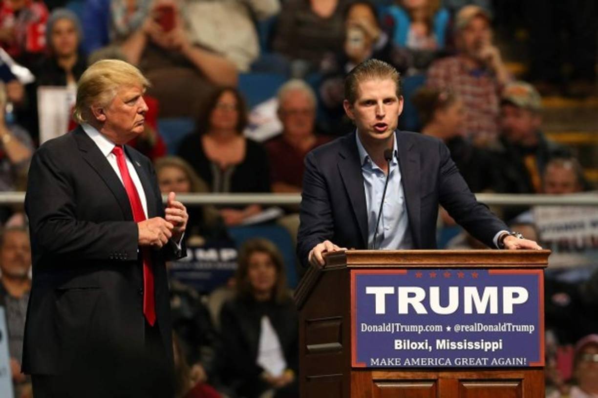 Eric Trump es el tercer hijo de Ivana y Donald Trump, primer matrimonio del magnate. Ha sido criticado por su afición a la caza junto a su hermano mayor Donald Jr. Eric se vio en problemas luego de publicar una selfie de su papeleta electoral, algo prohibido por las leyes de Nueva York. También es uno de los vicepresidentes de la Organización Trump y tiene su propia fundación que recauda fondos para investigaciones contra el cáncer.
