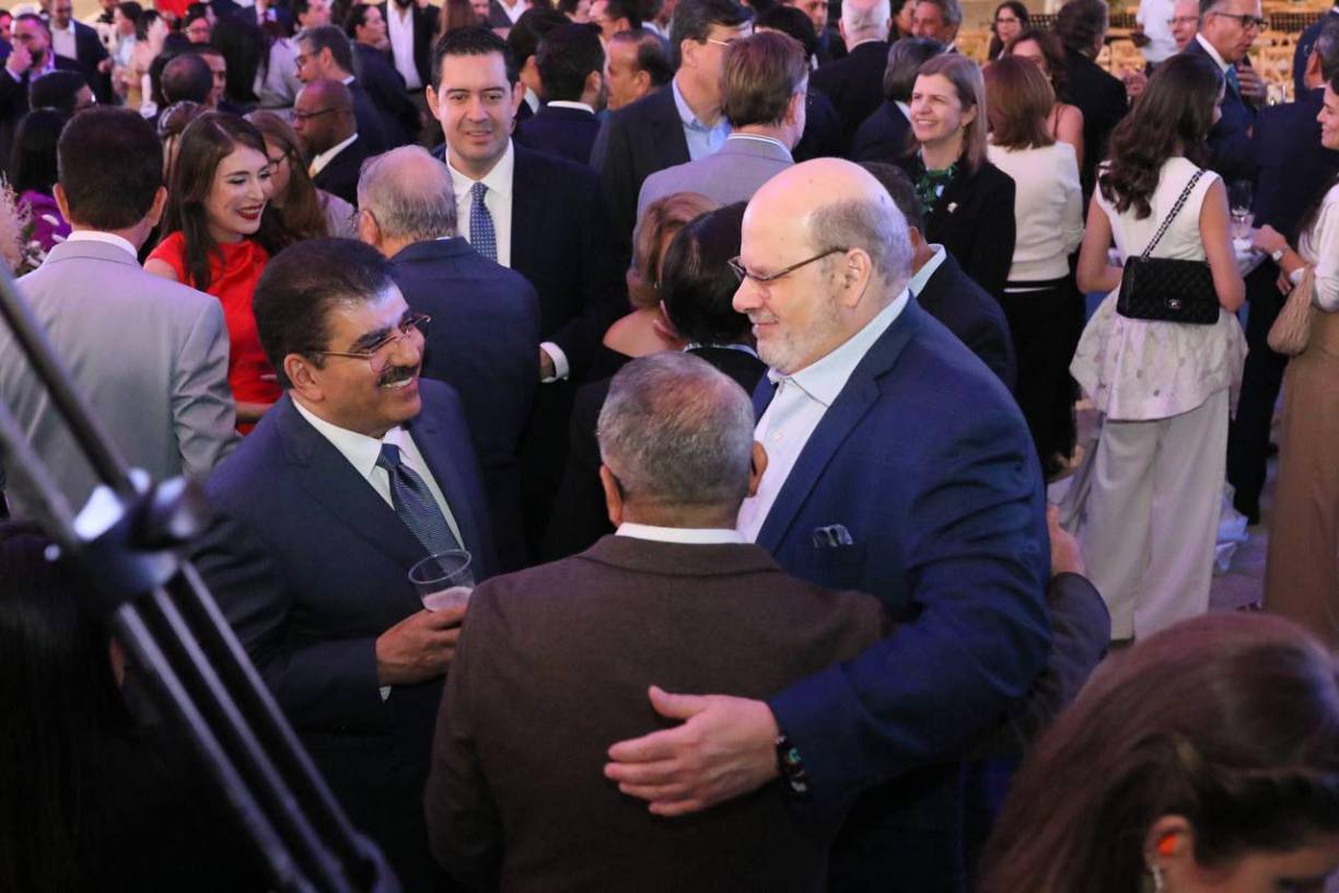 Al importante evento asistieron personalidades del mundo empresarial, político, sociedad civil, iglesias y otros importantes sectores de la sociedad hondureña. 