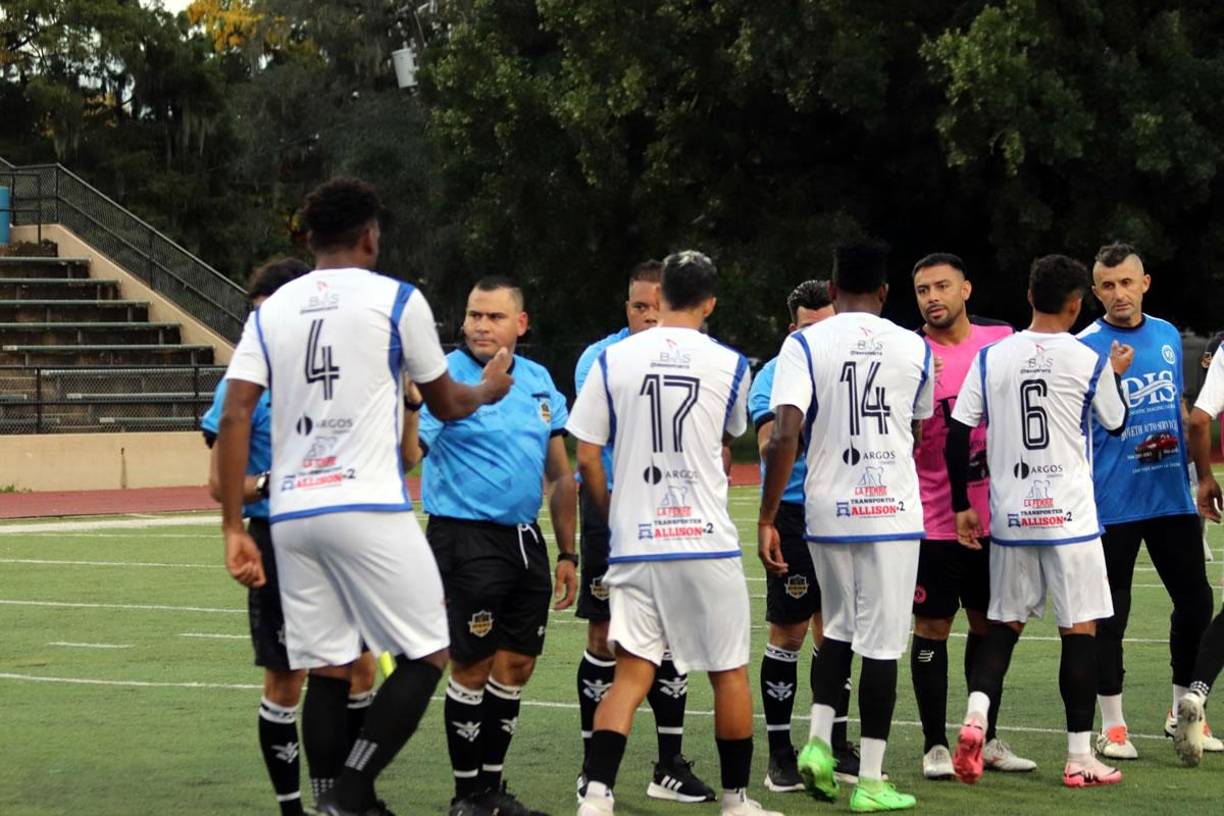 El partido se jugó en el Behrman Stadium de New Orleans y el Génesis no metió ni las manos.