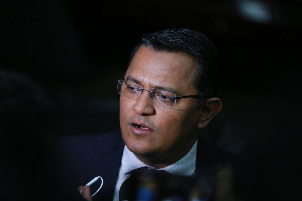 6. Ernesto Lezama, del Partido Liberal. Cabe mencionar, que en el último intento para elegir fiscal general y adjunto, el PLH sustituyó a Lezama por su suplente por no apegarse a las directrices del partido. 