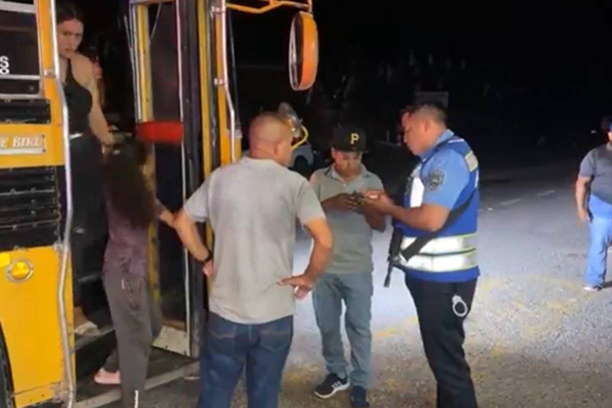 Los fuertes vientos habría causado que la lancha se volcara, de acuerdo con las primeras investigaciones de las autoridades.