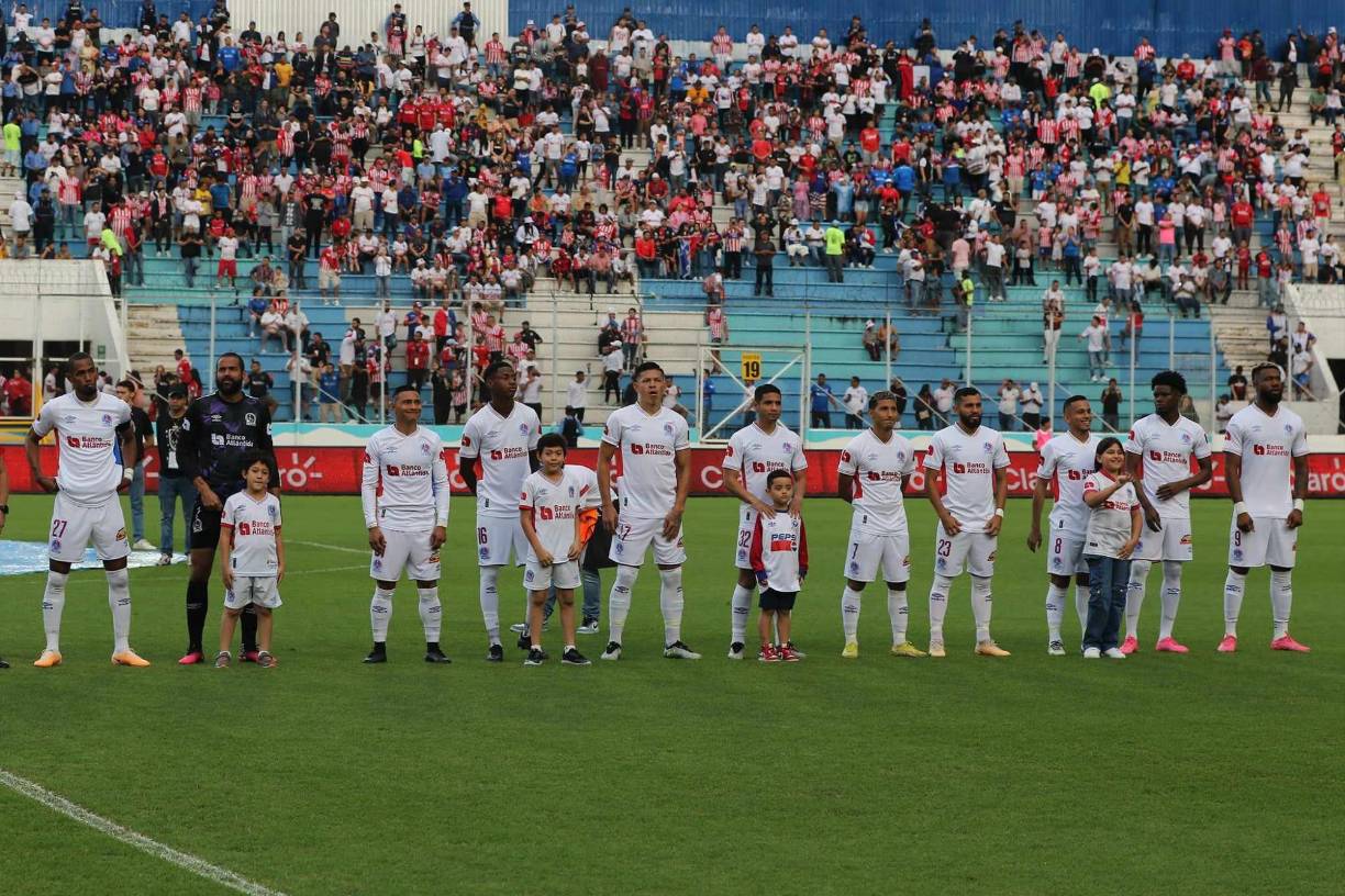 Olimpia sigue imparable y este domingo goleó a Marathón (5-1) y se mantiene invicto en el Apertura 2023. El equipo de Pedro Troglio llegó a 45 puntos, rompiendo su récord de 44 en la Liga Nacional de Honduras. 