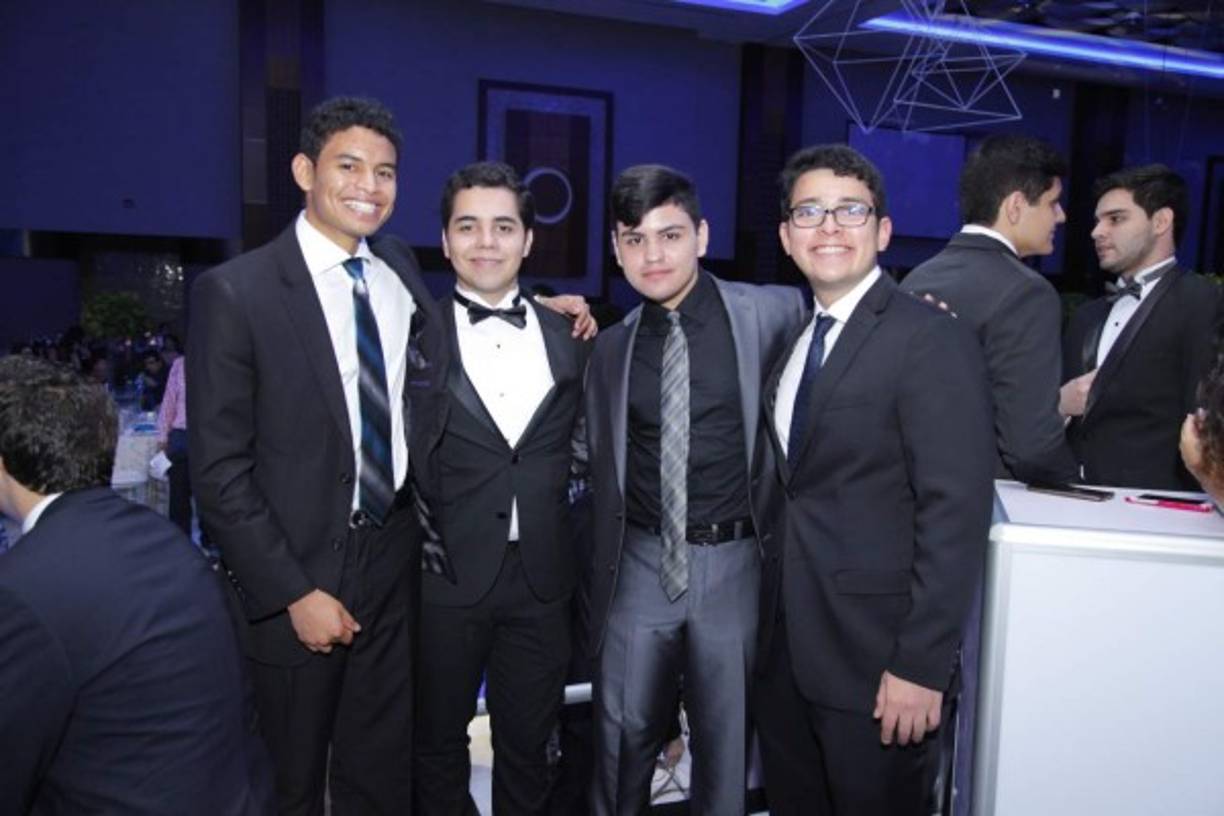 Carlos Bobadilla, Víctor Reyes, Christopher Rivera y Daniel García.