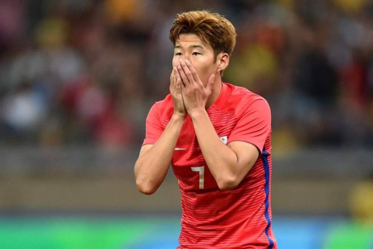 Un jugador de Corea del Sur no puede creer que su selección, después de que tenía un dominio casi absoluto, recibió un sorpresivo gol en un contragolpe de Honduras.