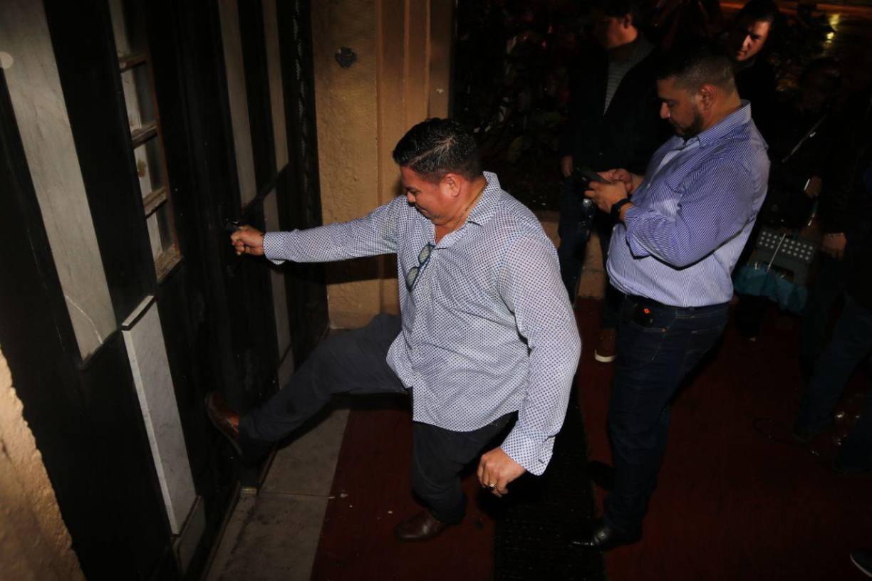 Un grupo de diputados del Partido Liberal y del Partido Salvador de Honduras (PSH) quedaron encerrados después que se ordenara cerrar todos los accesos al Congreso Nacional. 