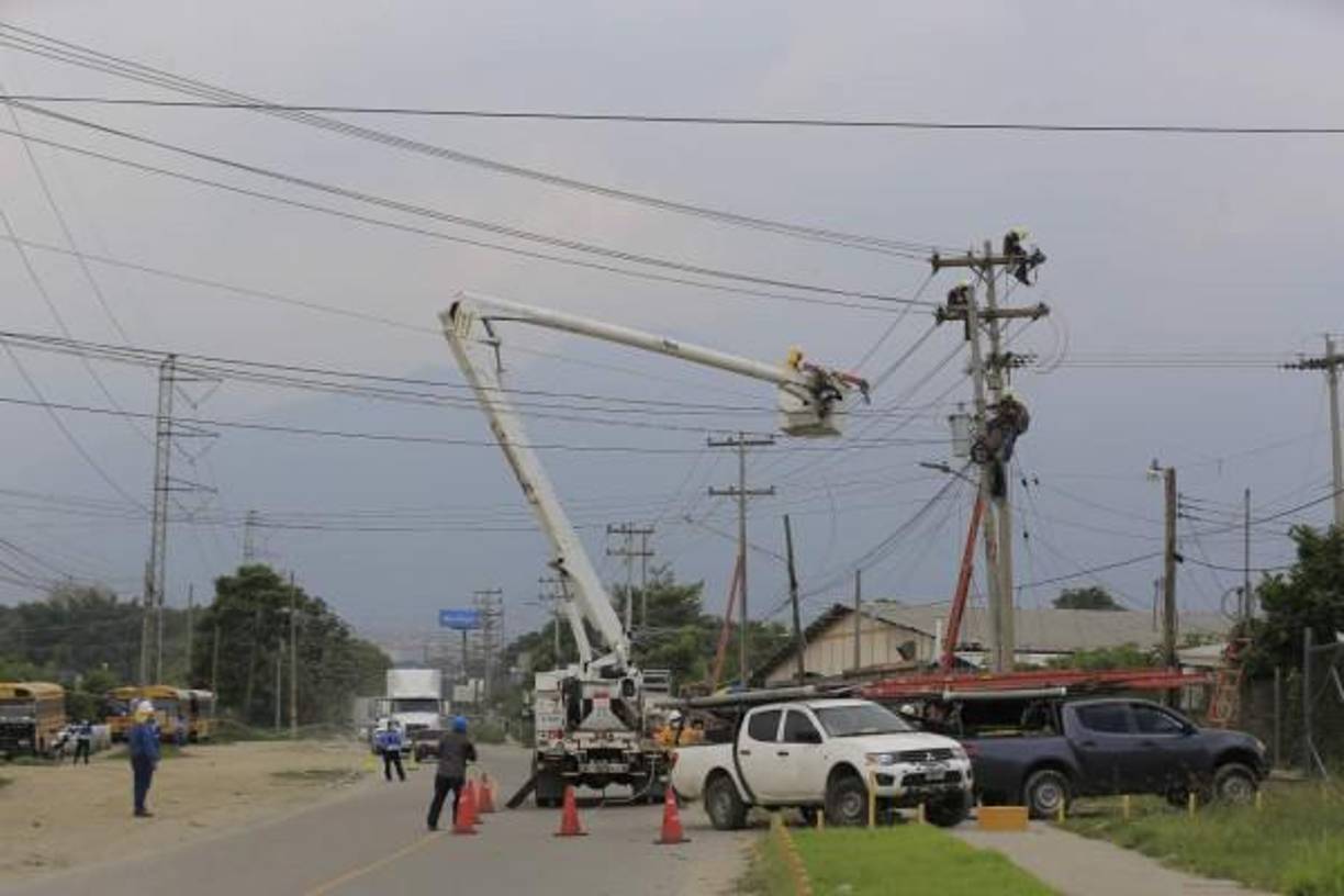 La estatal eléctrica indicó que los cortes de energía eléctrica se extenderán por más de siete horas. 