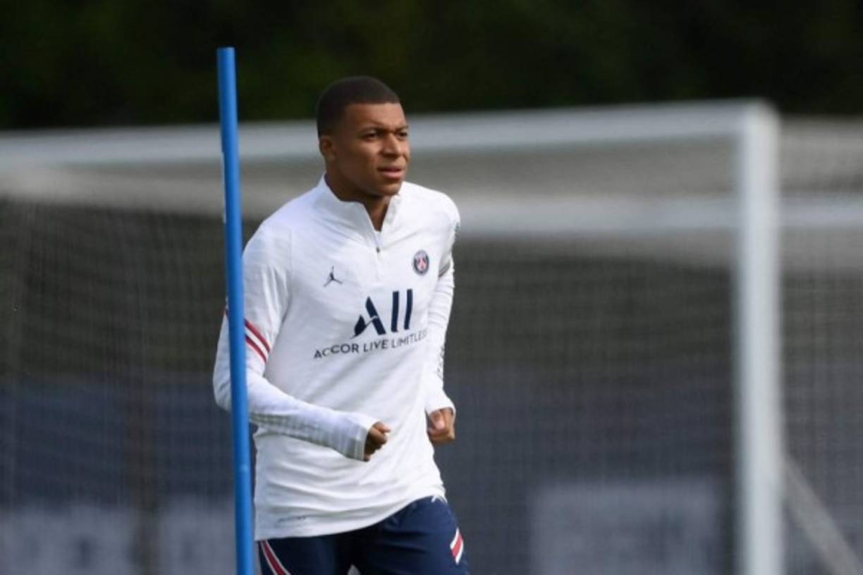 Mbappé tiene claro que su sueño es vestir la camiseta del Real Madrid y poco le han importado las propuestas que Al Khelaïfi y Leonardo le han hecho llegar para que siga en el PSG.