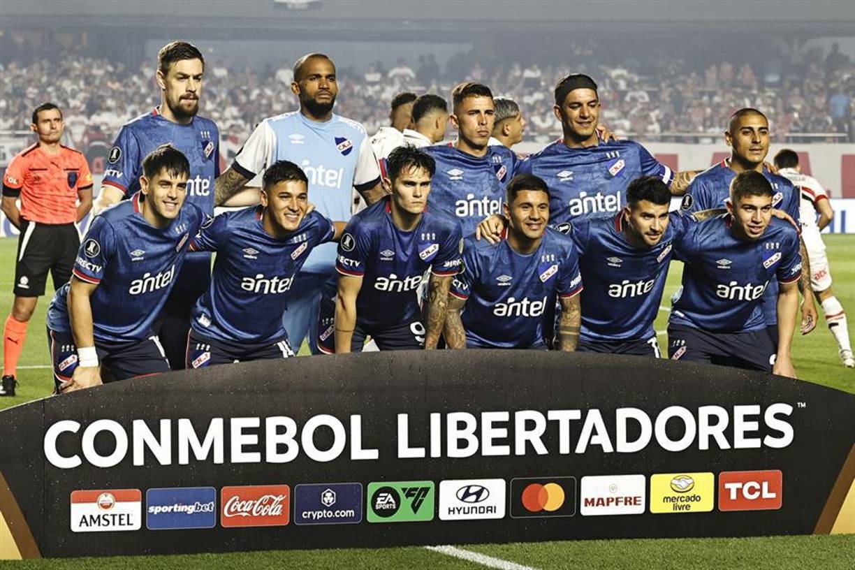 Sin embargo, en la segunda parte uno de los jugadores del conjunto uruguayo dio el susto en pleno terreno de juego. Luis Suárez y Fede Valverde mandaron mensajes. 