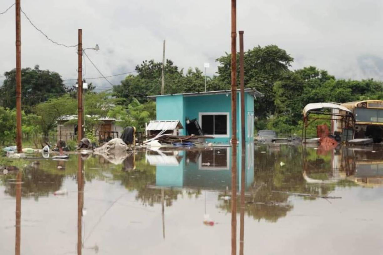 Para el domingo, el fenómeno podría aproximarse peligrosamente a las Islas de la Bahía.