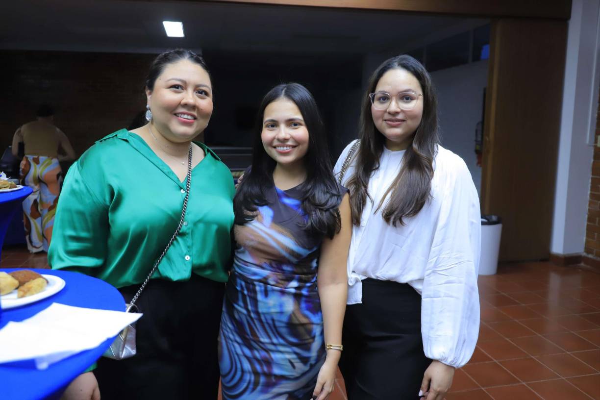 Ameno cóctel para celebrar 70 aniversario de la EIS