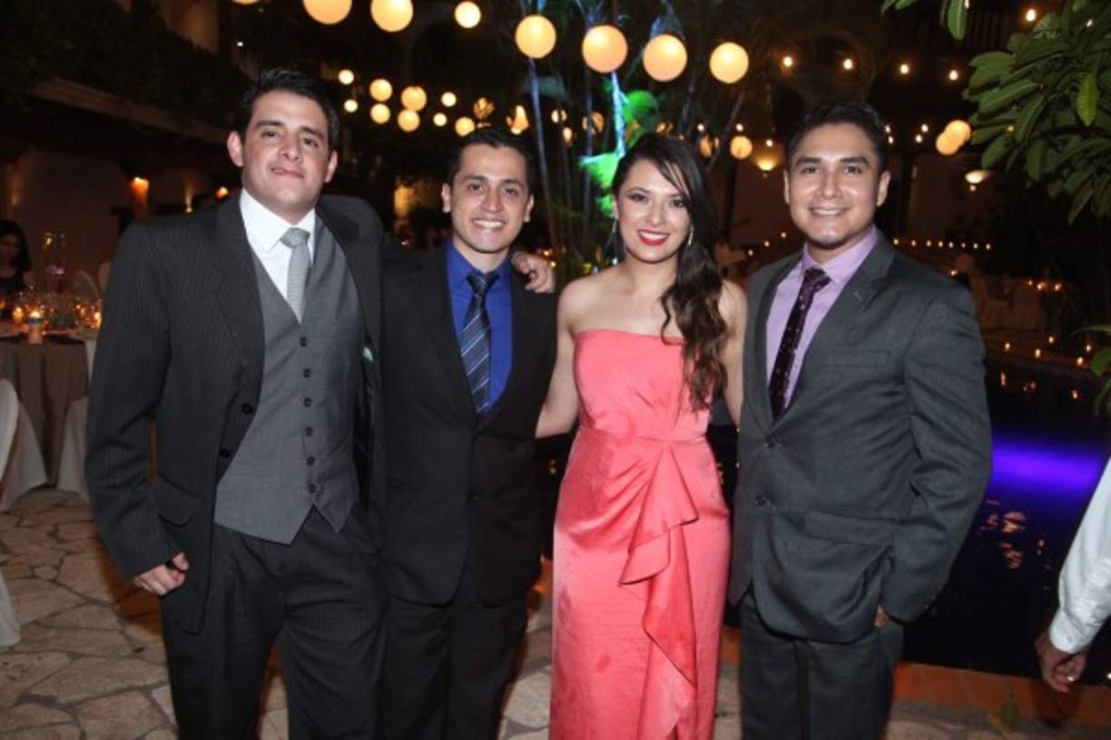 Santiago Camacho, Mackvany Bautista, Marielos Posadas y Víctor Montes.