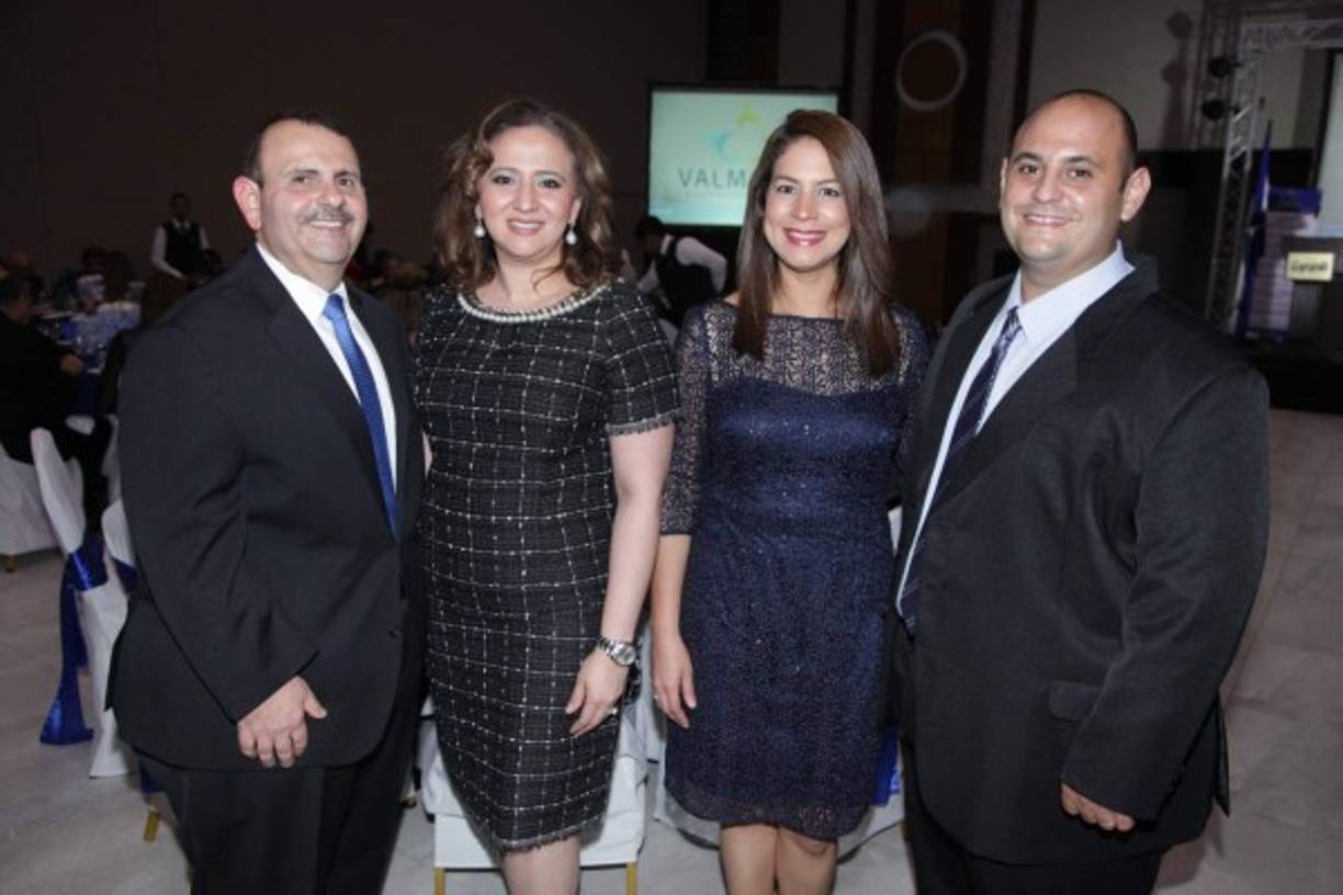 Guillermo, Claudette, Rocío y Miguel Handal.