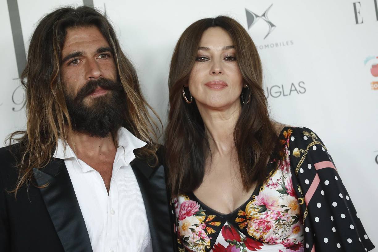 Las especulaciones afirman que Monica Bellucci y el artista Nicolas Lefèbvre eran pareja comenzaron a salir por primera vez en el 2017. Sin embargo, no hicieron su primera aparición pública como pareja hasta mayo de 2019. 