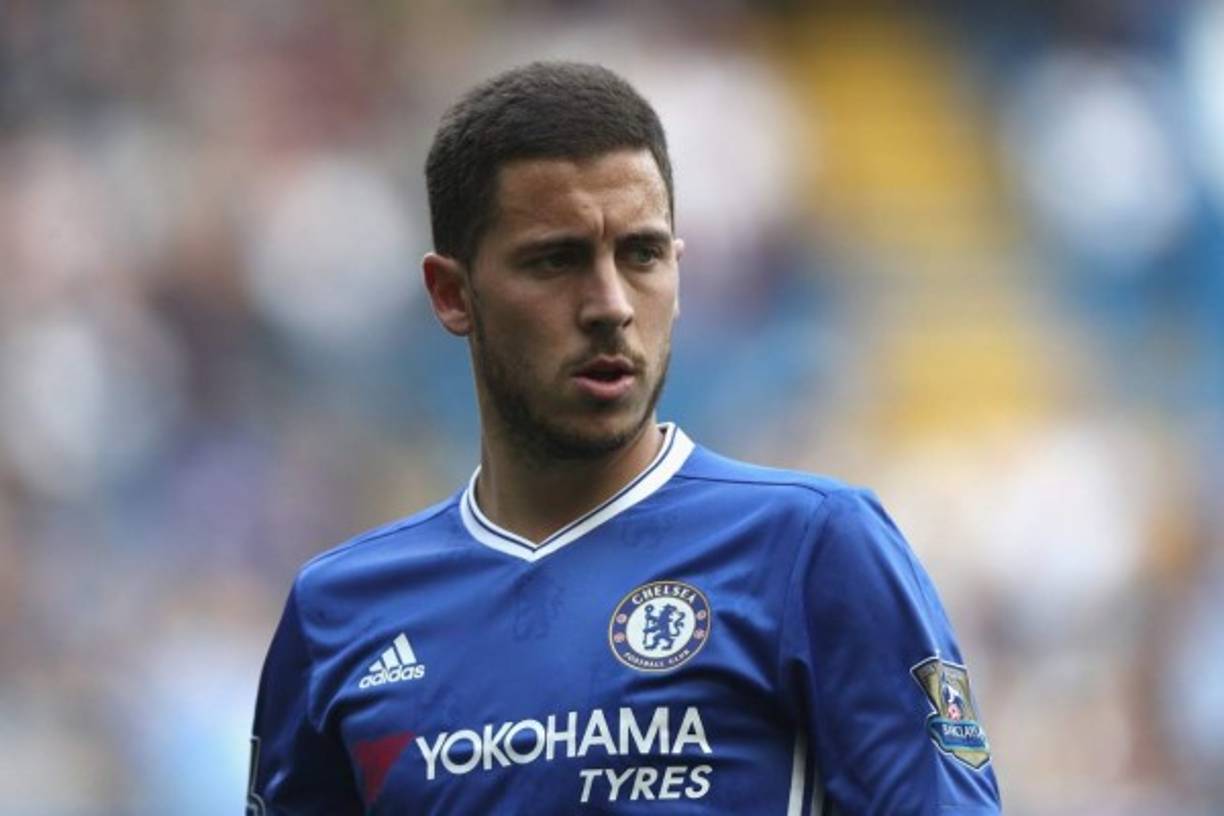 Bombazo, el volante belga Eden Hazard se deja querer por el Real Madrid al señalar que le gustaría ser entrenado por Zidane. 'Seria un sueño jugar para Zidane, era mi ídolo como jugador', declaró el jugador del Chelsea.