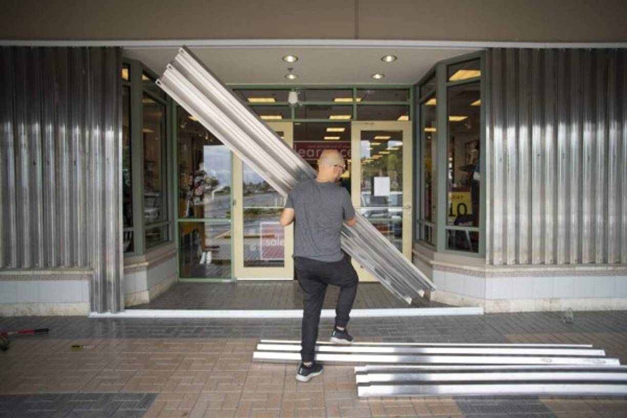 En lo que va de temporada de huracanes, que comenzó en junio pasado, se han registrado otras tres tormentas tropicales, Chantal, Andrea y Barry, que se convirtió en huracán en julio poco antes de tocar tierra en Luisiana (EEUU), donde dejó cuantiosas pérdidas materiales, pero ninguna víctima mortal directa.