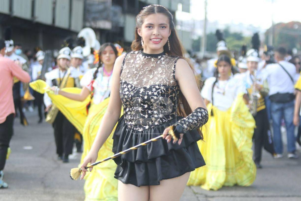 Palillona del Instituto Alfonso Guillén Zelaya, de Tegucigalpa. Fotografías: La Prensa. 