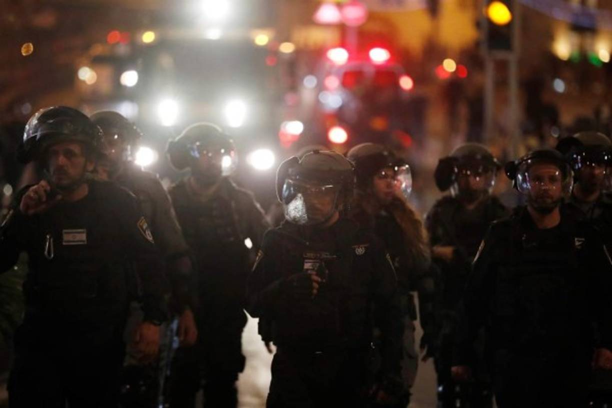 El viernes por la noche, los enfrentamientos en la Explanada de las Mezquitas, el tercer lugar más sagrado del islam (llamado Monte del Templo por los judíos) entre policías israelíes y palestinos dejaron más de 200 heridos.