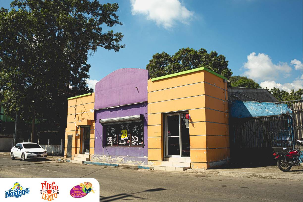 El amplio local del negocio que también cuenta con estacionamiento privado está ubicado en Barrio Lempira, 8 y 9 calle, 8 avenida, de la ciudad norteña de San Pedro Sula. 