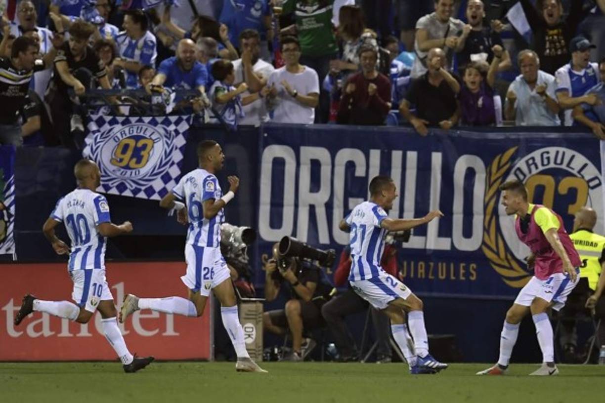 Los jugadores del Leganés celebrando el segundo gol contra el Barcelona.