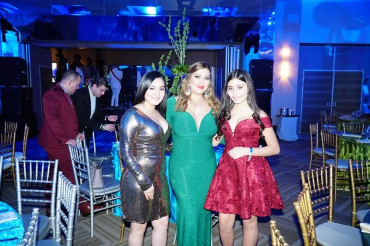 Ana Mayorga, Jenny Velasquez y Stephanie Estevez.