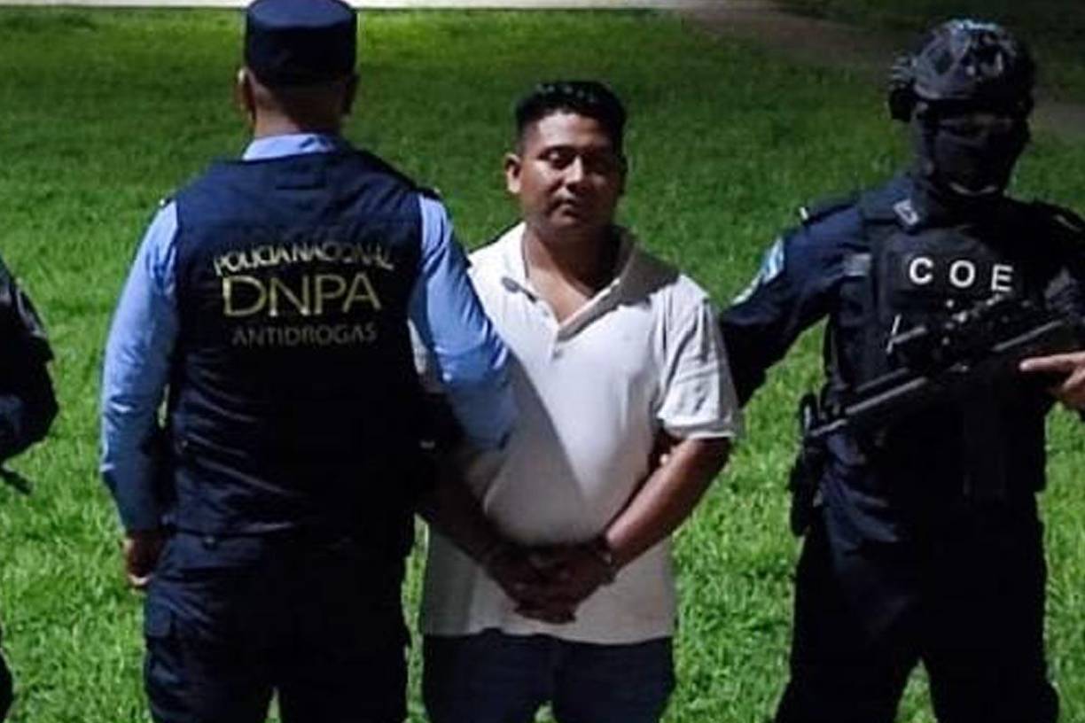 La droga y los detenidos quedaron a disposición de las autoridades para que continúen con las investigaciones, añadió la Dirección Nacional Policial Antidrogas.