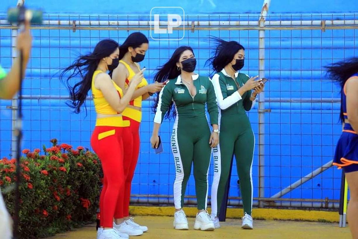 Las bellas chicas que estuvieron en el estadio Olímpico.
