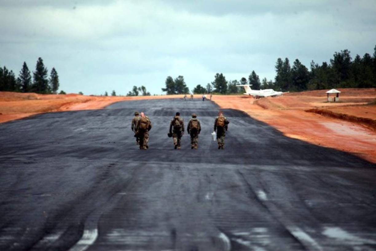 Los marines construyeron una pista de aterrizaje en La Mosquitia.