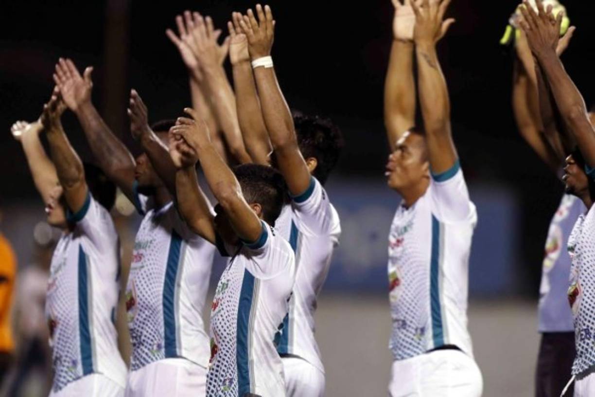 Este es uno de los festejos que más atención llama alrededor del mundo, tanto por la coordinación como por la emotividad que encierra dicho momento de conexión entre futbolistas y aficionados.