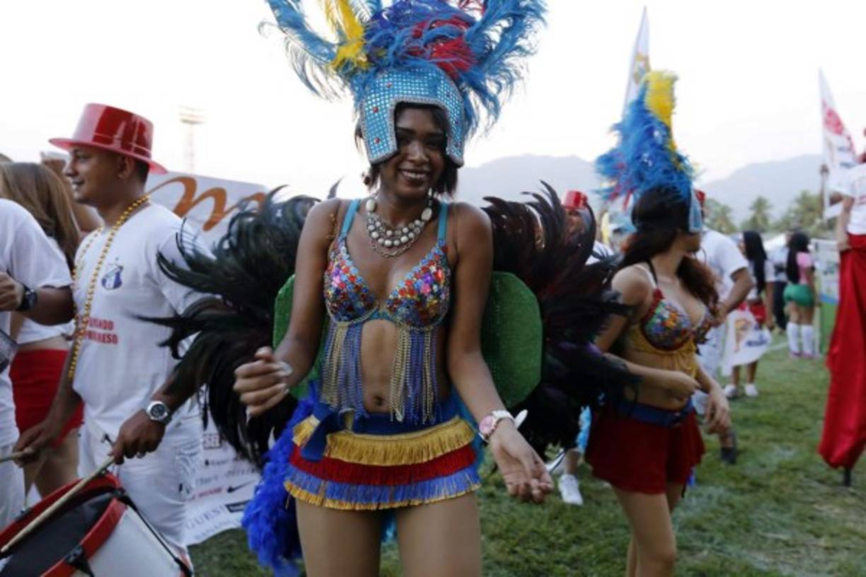 Como un carnaval se ha vivido la final en El Progreso.