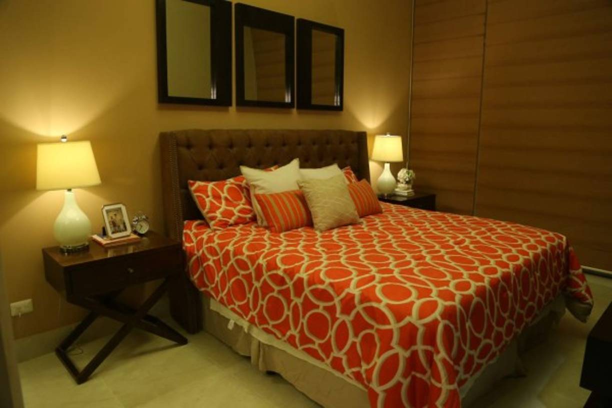 Los condominios ofrecen espacio, modernismo y ambientes exquisitos en su decoración y distribución. Entre las amenidades está su fabulosa piscina y su club de fiestas para celebraciones de los inquilinos. El espacio es la característica principal.