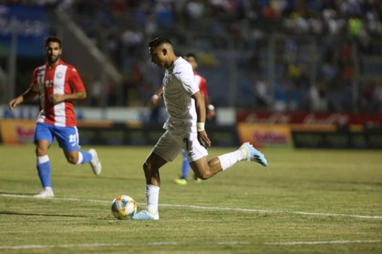 Emilio Izaguirre abrió el marcador en el minuto cinco con este remate de zurda. Quería mandar un centro, pero le salió al arco y fue un golazo.