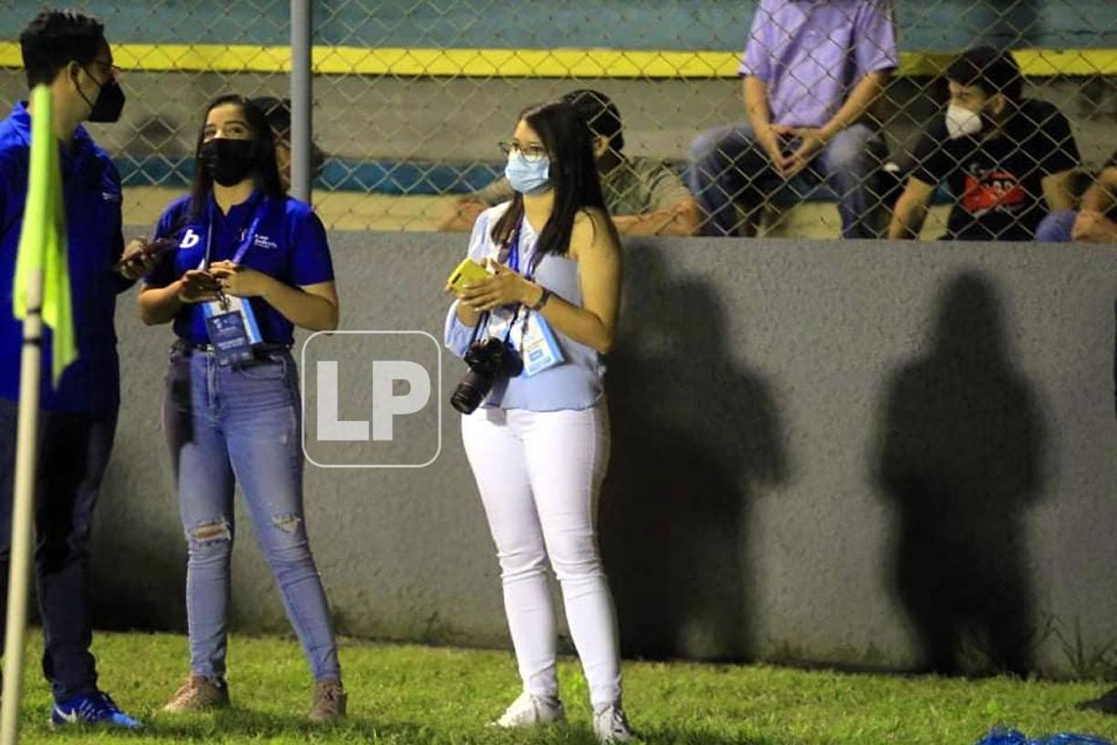 Las periodistas que dieron cobertura al partido Honduras Progreso-Motagua.
