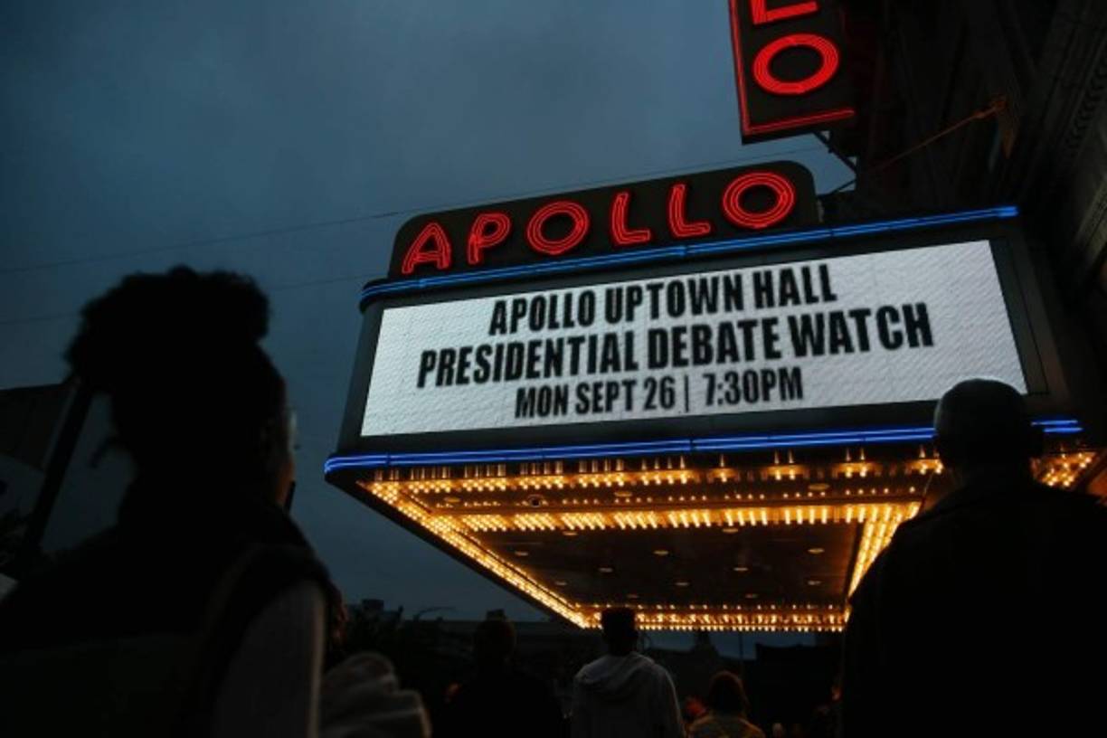 El debate fue transmitido en diversos lugares, incluido el conocido Teatro Apollo de la ciudad de Nueva York.