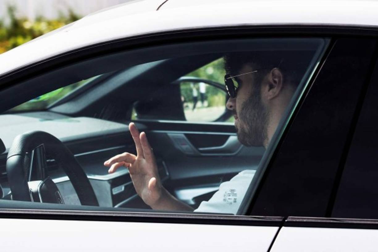 El centrocampista del Real Madrid, Marco Asensio a su salida a las dependencias de la Ciudad deportiva en Valdebebas.<br/>