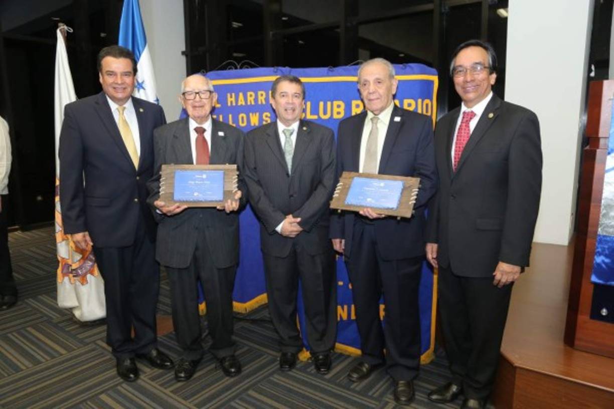 Ramón Fuentes, Jorge Bueso, Mario Soto, Napoleón Larach y Víctor Rodríguez.
